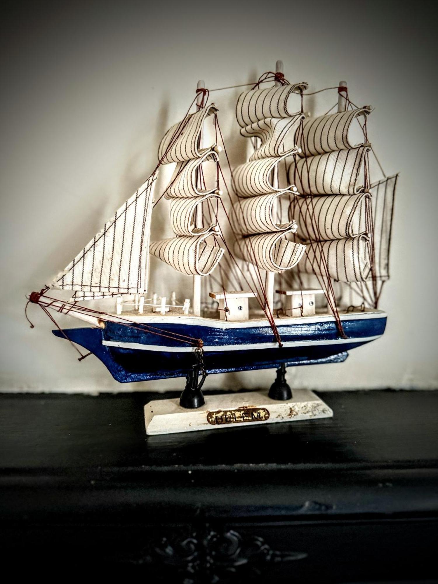 Clone Country House 奥赫里姆 外观 照片 A model of the ship