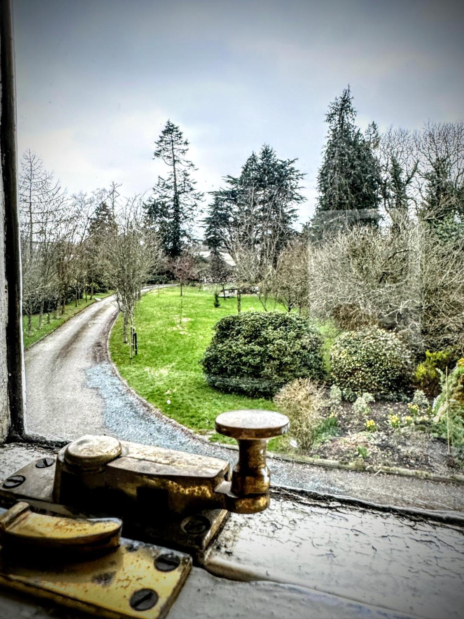 Clone Country House 奥赫里姆 外观 照片 The entrance to the garden